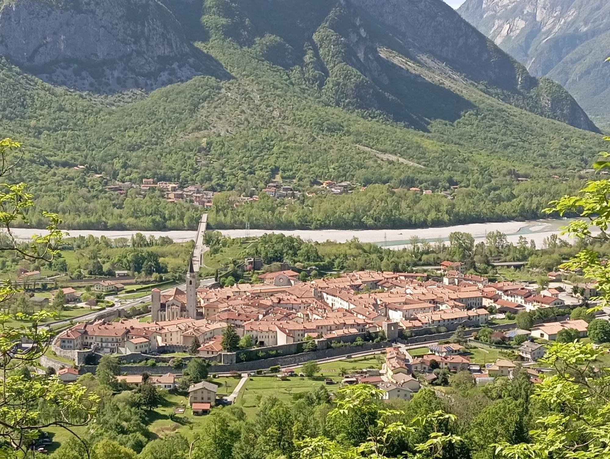 Appartamento Taverna Gattolini Venzone Bagian luar foto